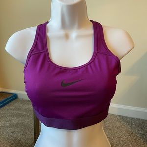 Nike Sports bra SIZE MED